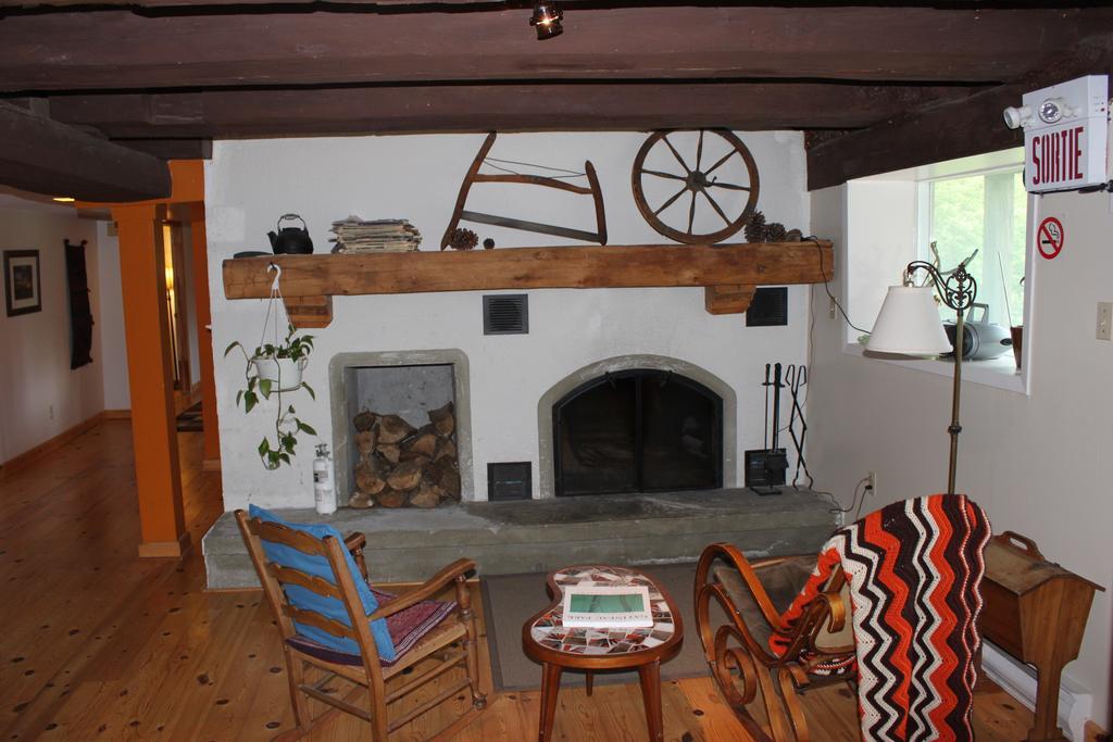 La Grange Country Inn Уэйкфилд Экстерьер фото