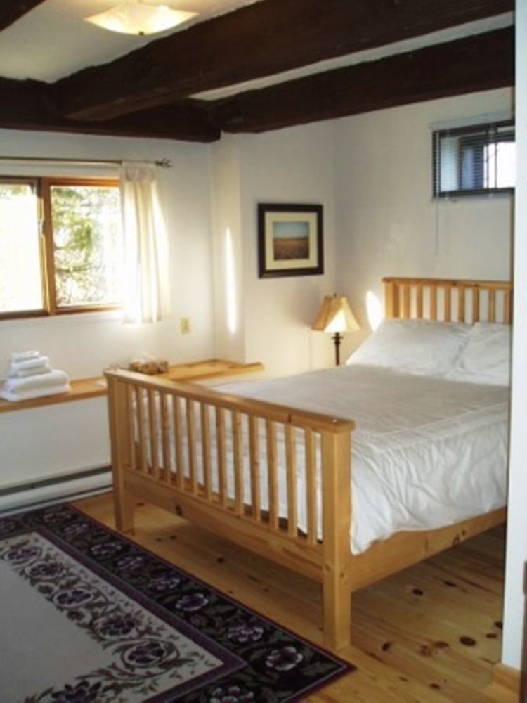 La Grange Country Inn Уэйкфилд Экстерьер фото